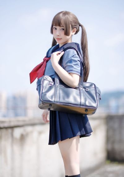 十四岁女孩用爸爸搂睡觉好吗_4K影视在线观看